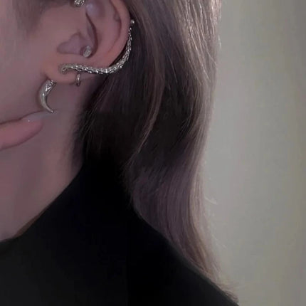 SNAKE EAR CUFF